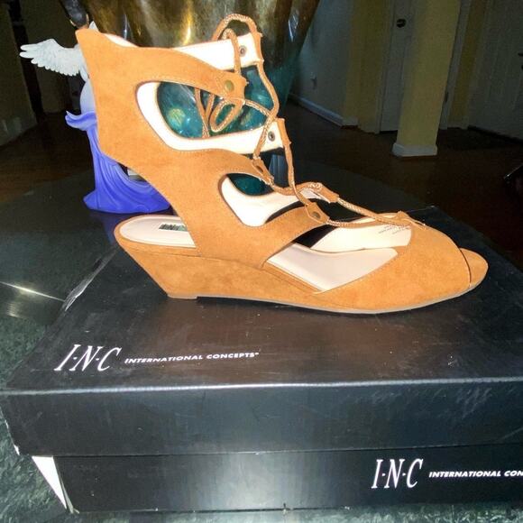 Brown Small Wedge Sandals - Picture 2 of 3